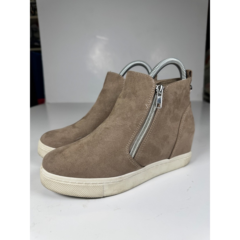 Steve Madden Wedgie Girls 4 M Sneakers Taupe Suede Round Toe Side Zip Shoes